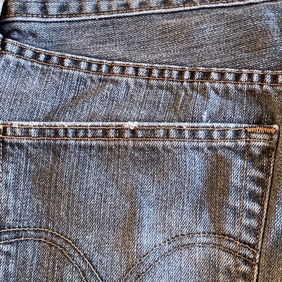 LEVI’S. 501 XX. Stonewashed black/gray jeans. L32 X W34. Button fly. Red… - Picture 13 of 13